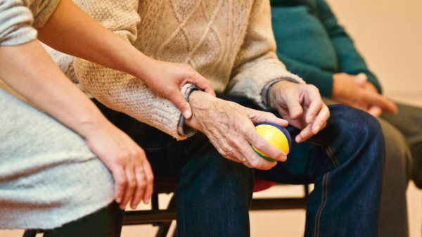 Gehandicaptenzorgorganisaties in Friesland, Groningen en Drenthe bouwen de inzet van zzp’ers versneld af